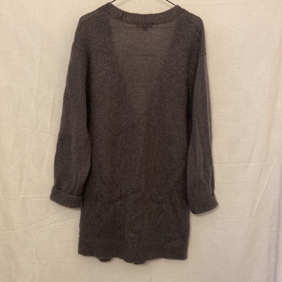 EUC Ann Taylor long sleeve gray button up, long knit cardigan, size US Large - Picture 2 of 6